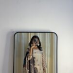 Zarqash Cream Paisley Printed Kurta with Matching Dupatta