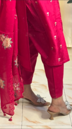 Mahira Crimson Ethnic Motif Printed Kurta with Matching Dupatta - Image 3